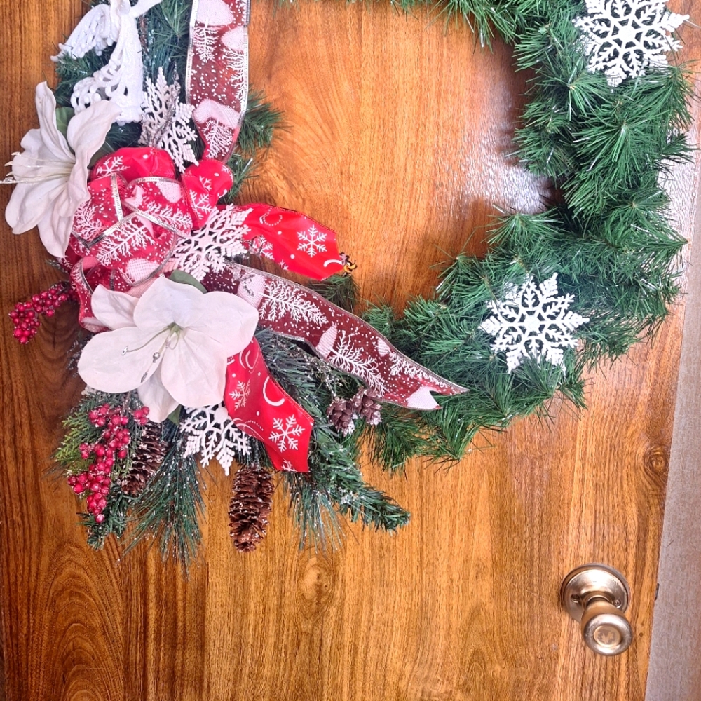 Beautiful  Handmade 24 in Christmas Wreath